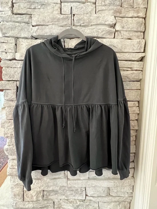 aerie Black Hooded Peplum Pullover Sweatshirt - Picture 1 of 4